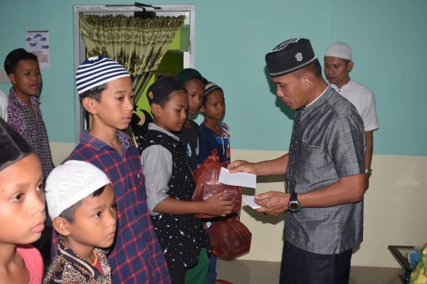 Keluarga Besar Denkesyah 01.04.01- Rumah Sakit Tentara Buka Puasa Bersama dan Santuni Anak Yatim 