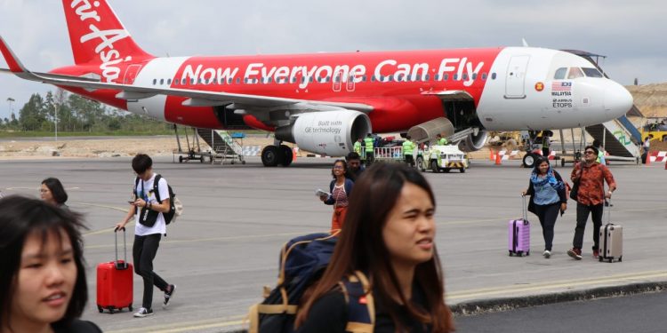 Akses Danau Toba, Air Asia Kembali Layani Penerbangan Kuala Lumpur-Silangit Akses Danau Toba, Air Asia Kembali Layani Penerbangan Kuala Lumpur-Silangit