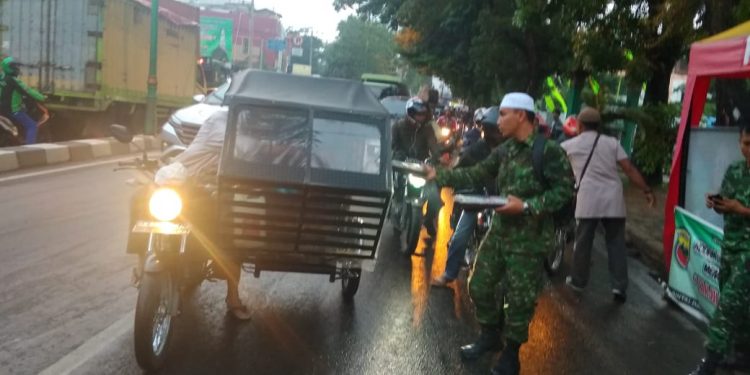Kapendam I Bukit Barisan Bersama Staf Berbagi Kasih Di Bulan Ramadhan