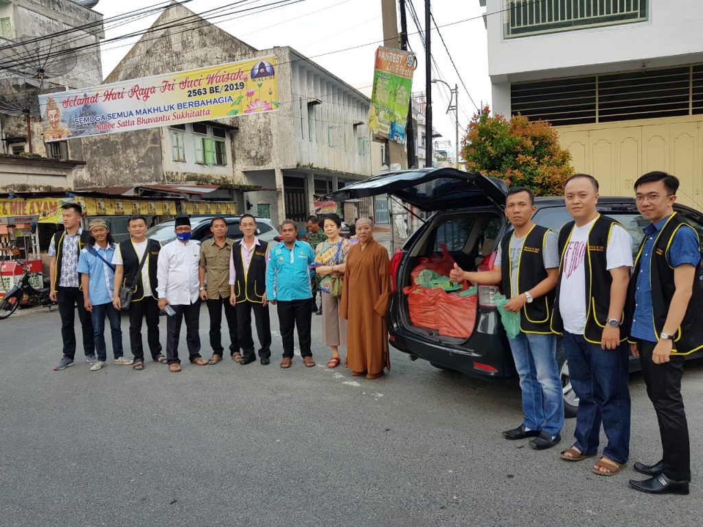 DPD Walubi Siantar Berbagi Kasih di Bulan Ramadhan DPD Walubi Siantar Berbagi Kasih di Bulan Ramadhan