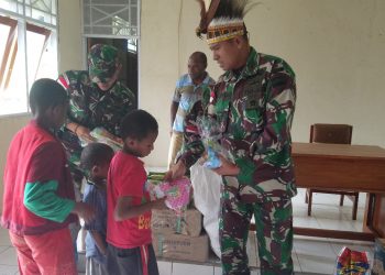 Komandan Satgas Yonif 126 Kala Cakti Kunjungi Masyarakat Perbatasan di Papua