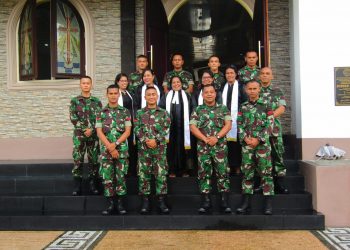 Tim Akapela Yonif RK 136/TS, Mengisi Peringatan Kenaikan Isa Almasih di Daerah Penugasan