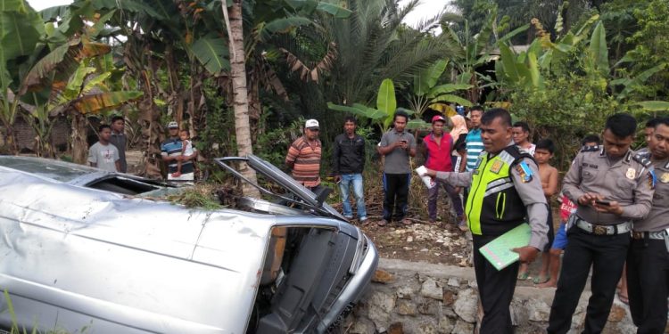 Mobil Oleng dan Menabrak Sepedamotor Hingga Tewaskan Pengendara di Jalan Lintas Siantar-Perdagangan