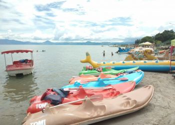 Libur Lebaran, Pantai Pasir Putih Parbaba Sepi Pengunjung