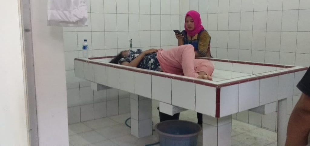 Santi Devi Malau, Karyawati Bank Syariah Mandiri Ditemukan Meninggal di Kamar Kos Santi Devi Malau, Karyawati Bank Syariah Mandiri Ditemukan Meninggal di Kamar Kos