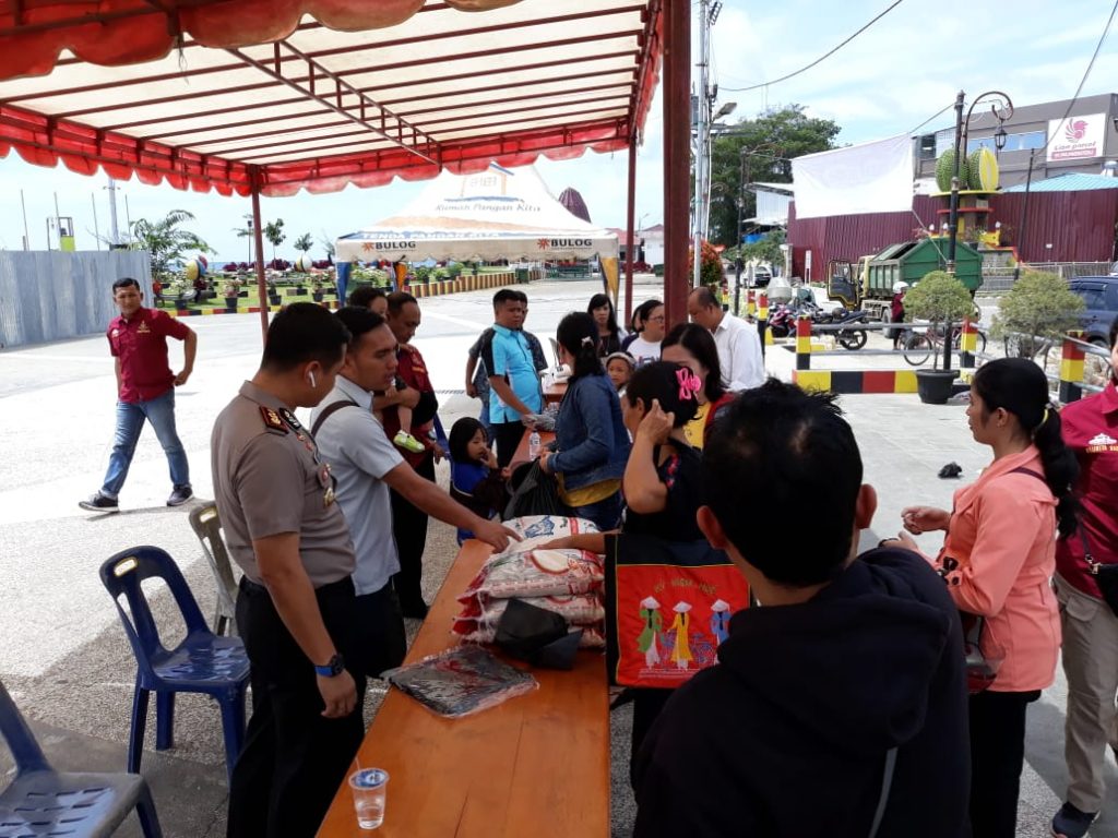 Meriahkan HUT Bhayangkara ke-73, Polres Nias Gelar Pasar Murah
