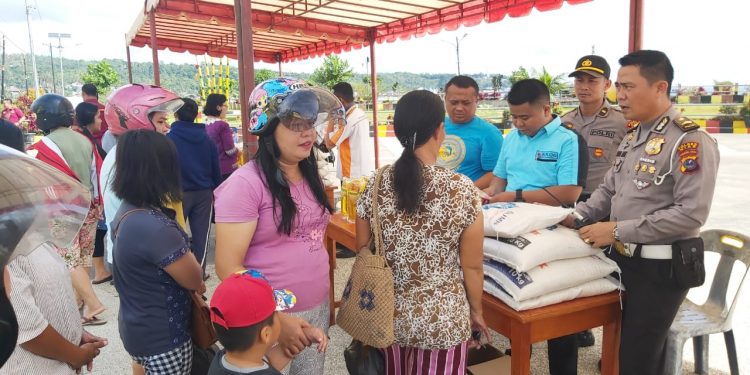 Meriahkan HUT Bhayangkara ke-73, Polres Nias Gelar Pasar Murah