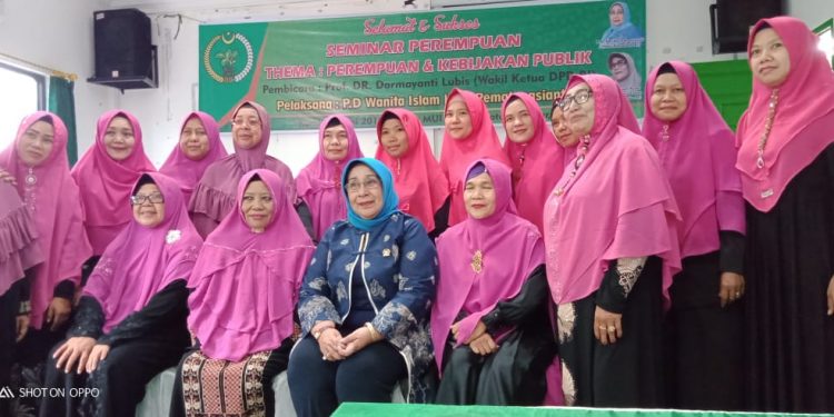 Wakil Ketua DPD RI Prof Dr Darmayanti Lubis Hadiri Seminar Perempuan dan Kebijakan Publik di Siantar