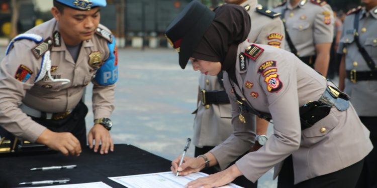 Kapolres Bogor Pimpin Sertijab Lima Kapolsek