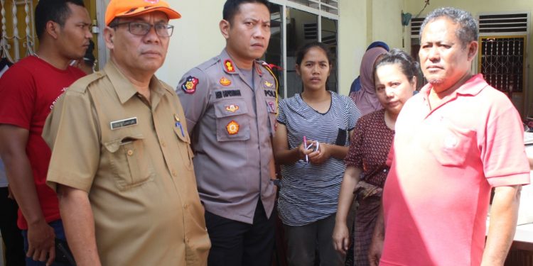 Kapolres Pematangsiantar Tinjau Lokasi Kebakaran di Jalan Kyai Kapolres Pematangsiantar Tinjau Lokasi Kebakaran di Jalan Kyai
