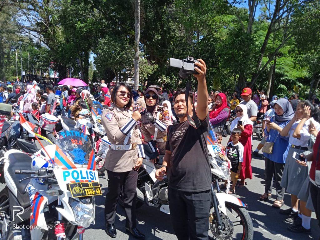 Brigadir Stephanie Simamora dan Bripda Ayu, Idola saat Karnaval Kebudayaan Siantar