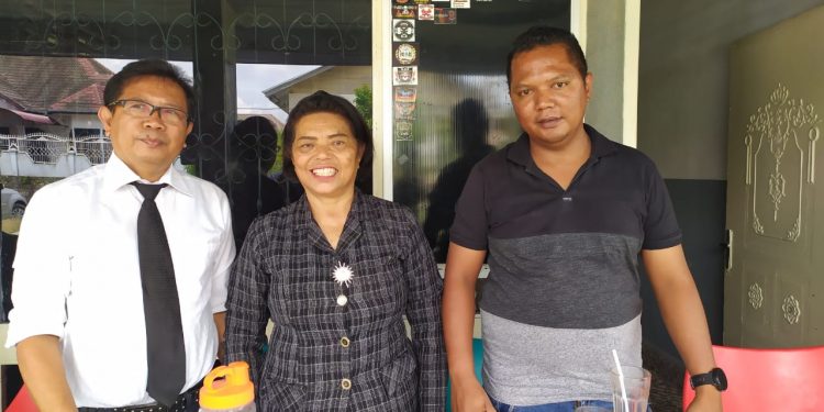 Aktivitas Boru Manullang di Tanjung Pinggir Bukan Galian C Aktivitas Boru Manullang di Tanjung Pinggir Bukan Galian C