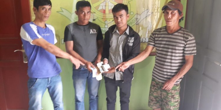 Main Leng, 4 Pria di Sidamanik Diringkus dari Warung Tuak Main Leng, 4 Pria di Sidamanik Diringkus dari Warung Tuak