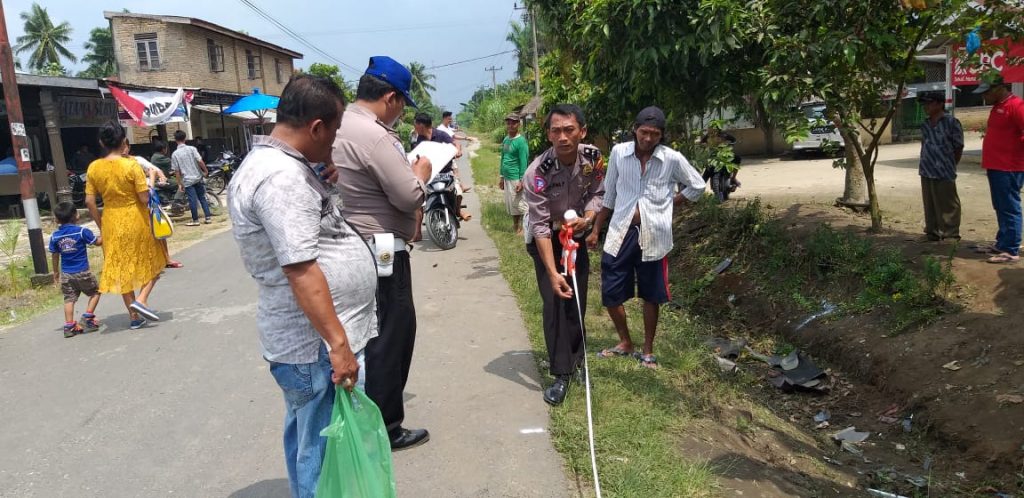Yamaha Vega Ditabrak Mobil APV, Febri Siahaan dan Horas Simanjuntak Tewas Yamaha Vega Ditabrak Mobil APV, Febri Siahaan dan Horas Simanjuntak Tewas