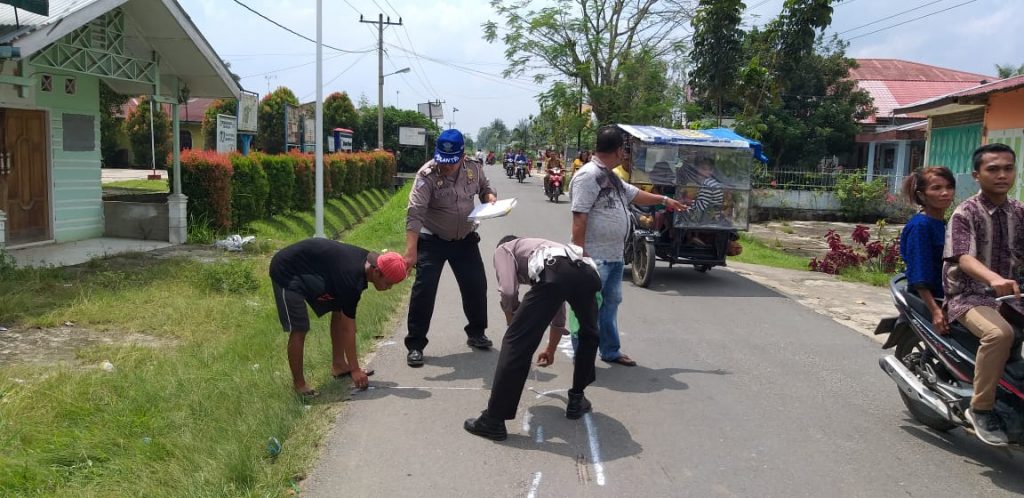 Yamaha Vega Ditabrak Mobil APV, Febri Siahaan dan Horas Simanjuntak Tewas Yamaha Vega Ditabrak Mobil APV, Febri Siahaan dan Horas Simanjuntak Tewas
