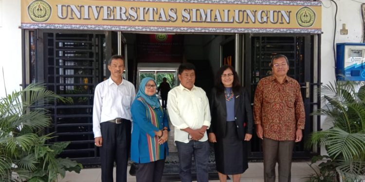 Tumbur Napitupulu & Rektor USI Bahas Permasalahan di Simalungun