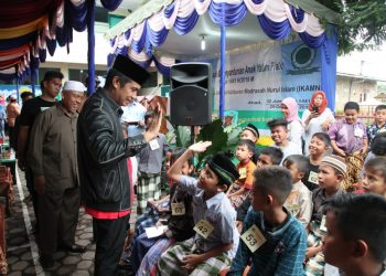 150 Anak Dikhitan Massal di Madrasah Nurul Islam