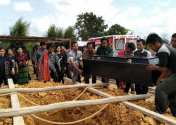 Ronaldo Silaban dan 3 Temannya Terseret Ombak di Pantai