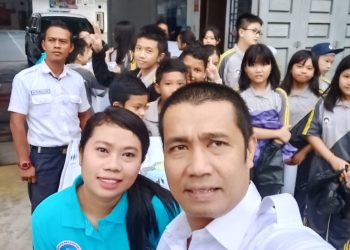 Walikota Siantar dan Murid SMP Kalam Kudus Aksi Kutip Sampah