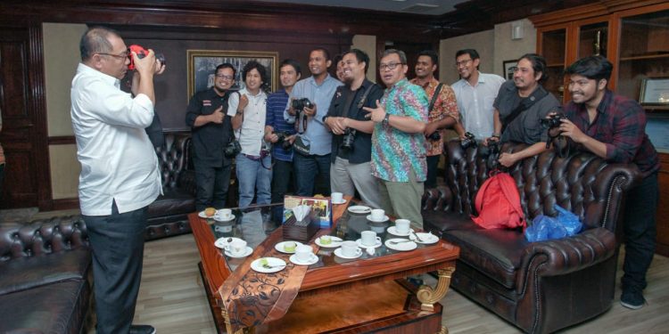 HUT PFI Medan ke-16, Akhyar Nasution: Pewarta Foto Harus Ikut Membangun Peradaban Kota HUT PFI Medan ke-16, Akhyar Nasution: Pewarta Foto Harus Ikut Membangun Peradaban Kota