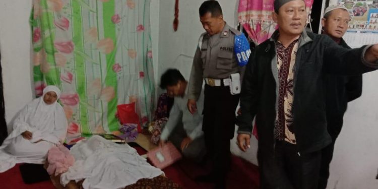 Fikri Saragih Bocah 11 Tahun Tewas Tersengat Listrik di Tambal Ban Bapaknya Fikri Saragih Bocah 11 Tahun Tewas Tersengat Listrik di Tambal Ban Bapaknya