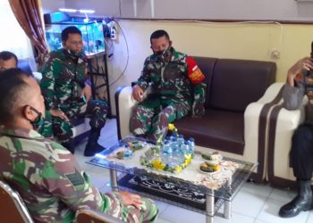 Danramil 06/Perdagangan Kodim 0207/Simalungun Komsos Dengan Kapolsek Dalam Cipta Keamanan Wilayah