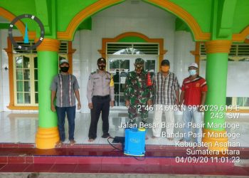 Berbagai Upaya Dilakukan Personel Kodim 0208/Asahan, Dengan Memasang Spanduk dan Penyemprotan Disinfektan Cegah Covid-19