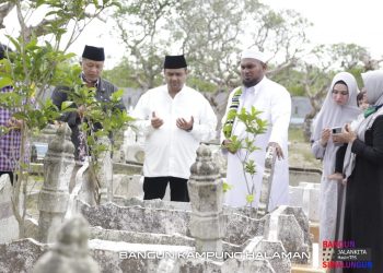 Sebelum Mendaftar ke KPU, Hasim Ziarah ke Makam Kedua Orangtua