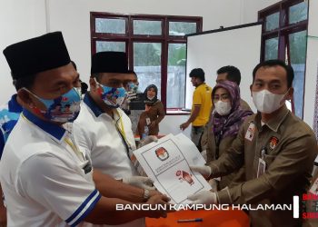KPU Terima Berkas Pendaftaran Hasim-TPS