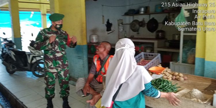 TNI-POLRI Laksanakan Pemantauan Berjalannya New Normal Di Pajak Delima TNI-POLRI Laksanakan Pemantauan Berjalannya New Normal Di Pajak Delima