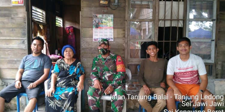 Dengan Tokoh Masyarakat Personel Jajaran Kodim 0208/Asahan Sosialisasikan Terkait New Normal