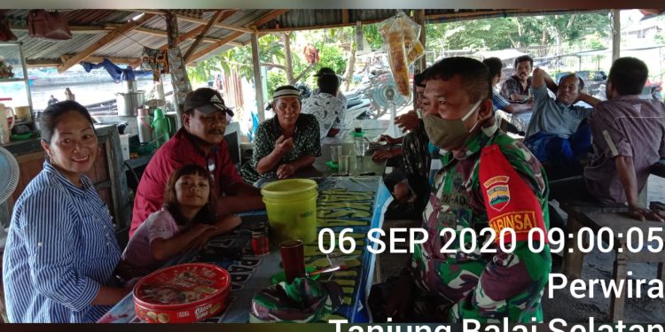 Personel Kodim 0208/Asahan Himbau Warga Tanjung Balai Agar Was-Was dan Tidak Panik Hadapi Wabah Covid-19 Personel Kodim 0208/Asahan Himbau Warga Tanjung Balai Agar Was-Was dan Tidak Panik Hadapi Wabah Covid-19