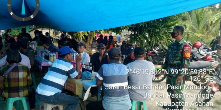 Sosialisasikan New Normal Di Tempat Keramain Oleh Personel Jajaran Kodim 0208/Asahan