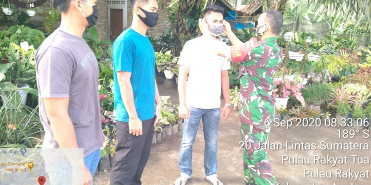 Wujud Nyata Kepedulian Kodim 0208/Asahan Kepada Warga Melalui Sosialisasi Prokes Dan Bagikan Masker Wujud Nyata Kepedulian Kodim 0208/Asahan Kepada Warga Melalui Sosialisasi Prokes Dan Bagikan Masker