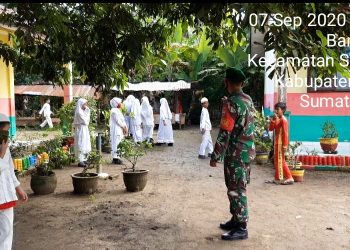 Personel Kodim 0208/Asahan Berikan Pemahaman New Normal Bagi Anak SD