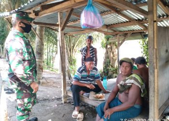 Minta Warga Agar Tetap Jaga Jarak Cegah Covid-19, Personel Jajaran Kodim 0208/Asahan