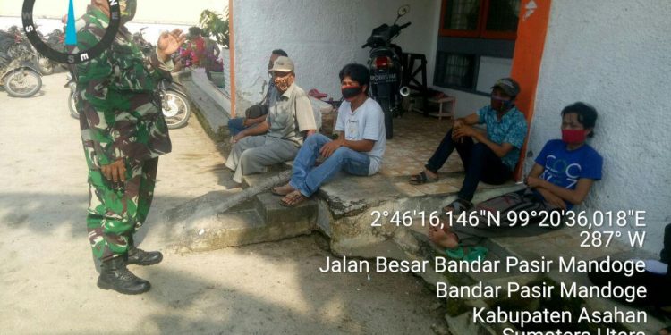 Himbau Warga Terapkan Prokes Di Lingkungan Keluarga Maupun Sosial Oleh Personel Jajaran Kodim 0208/Asahan
