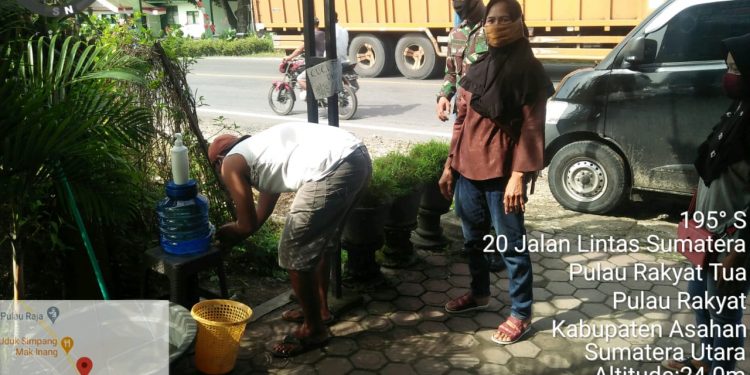 Melalui Personel Koramil 16/ Pulau Rakyat Kodim 0208/Asahan Gelar Sosialisasi Prokes Melalui Personel Koramil 16/ Pulau Rakyat Kodim 0208/Asahan Gelar Sosialisasi Prokes