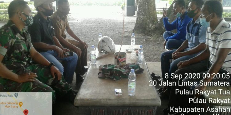 Personel Kodim 0208/Asahan Himbau Warga Waspada Terhadap Pandemi Covid-19 Dengan Menerapkan Protokol Kesehatan