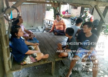 Personel Kodim 0208/Asahan Anjurkan Masyarakat Menjaga Diri Dari Covid-19 Melalui Prokes