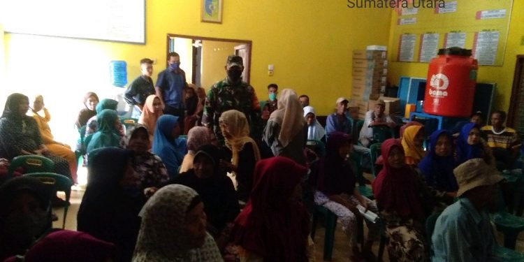Peringatkan Warga Pentingnya Pemakaian Masker Di Tengah Pandemi Oleh Jajaran Kodim 0208/Asahan Peringatkan Warga Pentingnya Pemakaian Masker Di Tengah Pandemi Oleh Jajaran Kodim 0208/Asahan