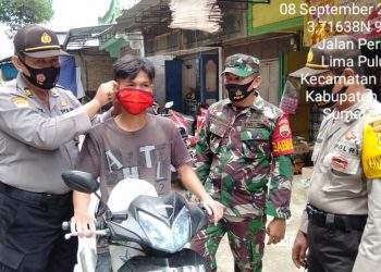 Kompak Gelar Sosialisasi Prokes Covid-19 Dengan Masyarakat Oleh TNI-Polri