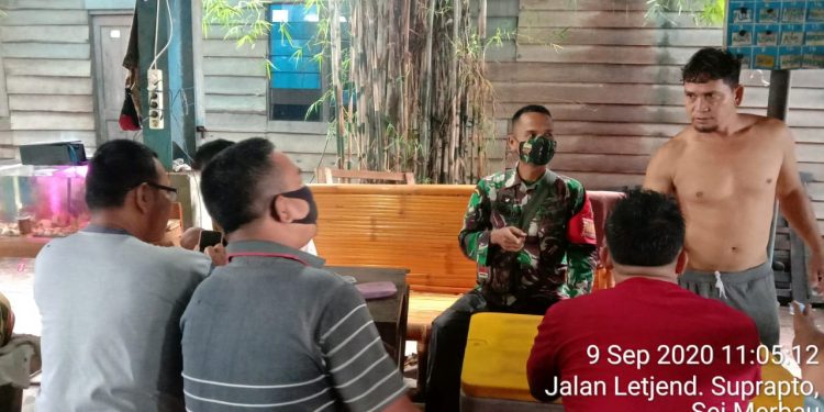 Pemahaman Protokol Covid-19 Melalui Komsos Terus Dilakukan Personel Jajaran Kodim 0208/Asahan Pemahaman Protokol Covid-19 Melalui Komsos Terus Dilakukan Personel Jajaran Kodim 0208/Asahan