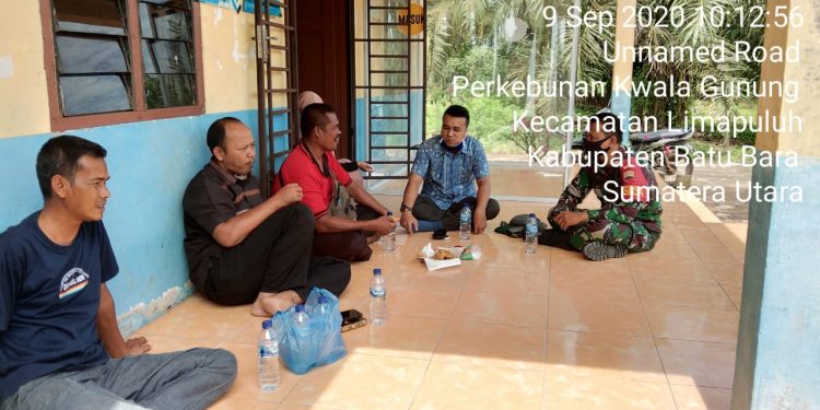 Jalin Hubungan Komunikasi Yang Baik, Personel Jajaran Kodim 0208/Asahan Silaturahmi Kepada Perangkat Desa Dan Masyarakat Jalin Hubungan Komunikasi Yang Baik, Personel Jajaran Kodim 0208/Asahan Silaturahmi Kepada Perangkat Desa Dan Masyarakat
