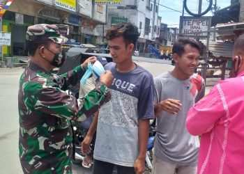 Danramil 05/Tanjung Tiram Beserta Babinsa dan Instansi Terkait Gebyar Razia Masker