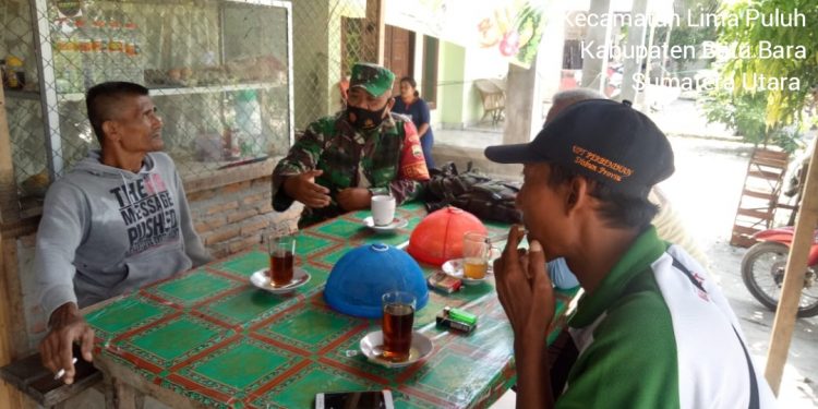 Personel Jajaran Kodim 0208/Asahan Himbau Masyarakat Agar Menjaga Kebersihan Lingkungan Upaya Pencegahan Covid-19 Personel Jajaran Kodim 0208/Asahan Himbau Masyarakat Agar Menjaga Kebersihan Lingkungan Upaya Pencegahan Covid-19