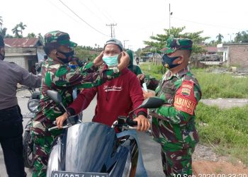 Danramil 10/Sei Kepayang (Kodim 0208/Asahan) Berpartisipasi Pada Pembagian Masker Secara Serentak Tingkat Kabupaten Asahan