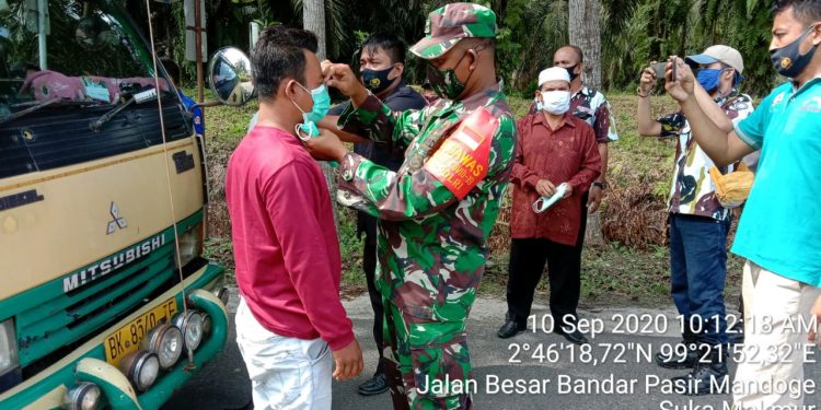 Kodim 0208/Asahan (Danramil 14/Bandar Pasir Mandoge) Ikuti Kampanye Apel Masker Kodim 0208/Asahan (Danramil 14/Bandar Pasir Mandoge) Ikuti Kampanye Apel Masker