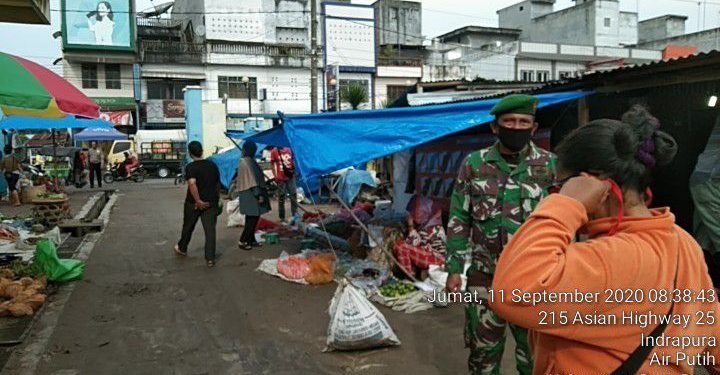Berkunjung Ke Kedai Kopi, Personel Kodim 0208/Asahan Untuk Sosialisasikan Protokol Kesehatan Berkunjung Ke Kedai Kopi, Personel Kodim 0208/Asahan Untuk Sosialisasikan Protokol Kesehatan