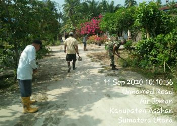 Personel Kodim 0208/Asahan Kompak Melaksanakan Gotong Royong Bersihkan Bahu Jalan